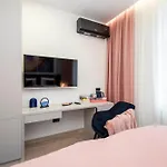 Bella Suites - Garage Parking-Additional Payment-2Min From Apartments