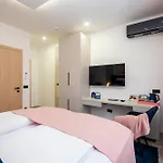 Bella Suites - Garage Parking-Additional Payment-2Min From Apartments