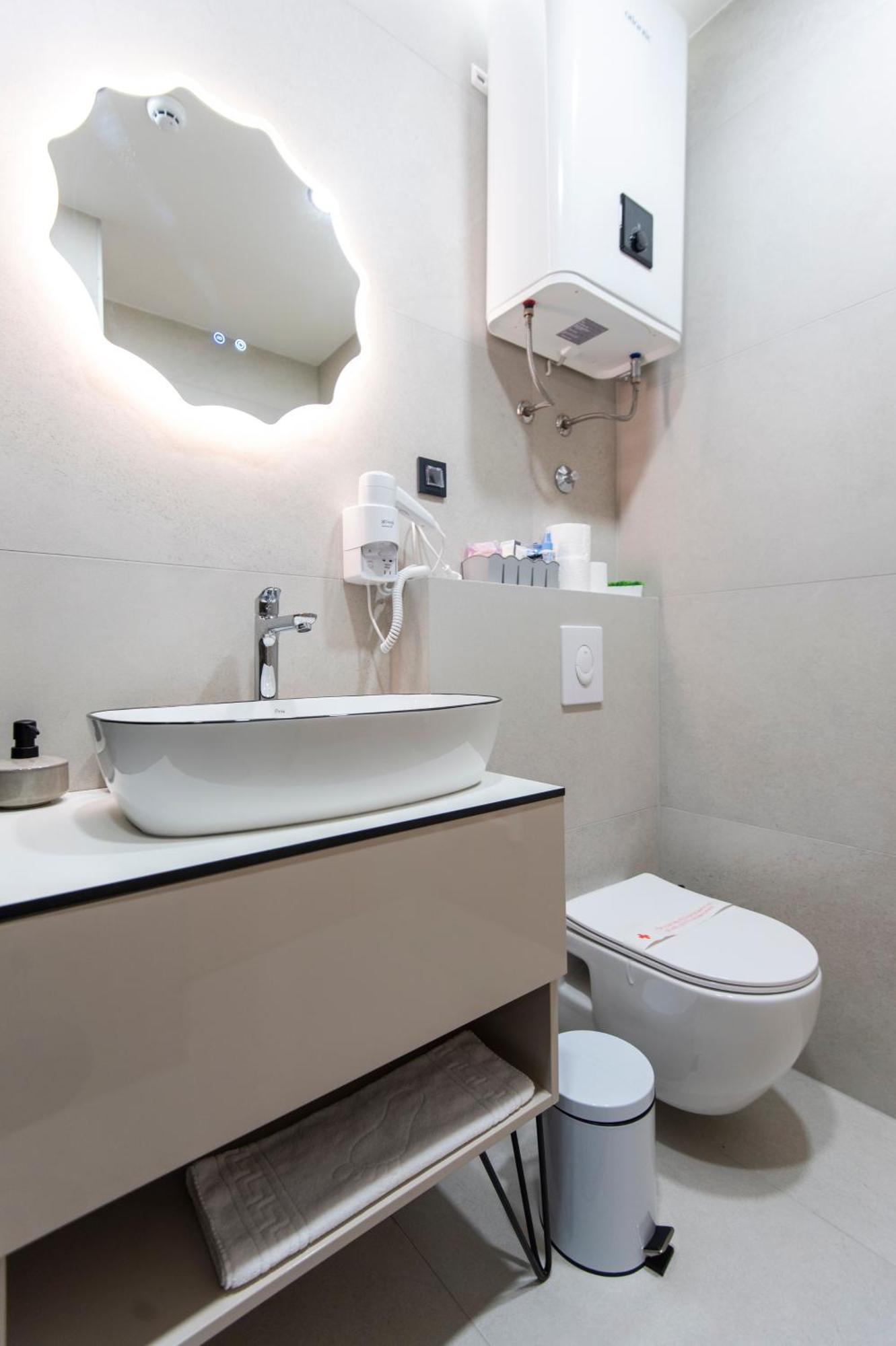 Bella Suites - Garage Parking-Additional Payment-2Min From Apartments Apartment
