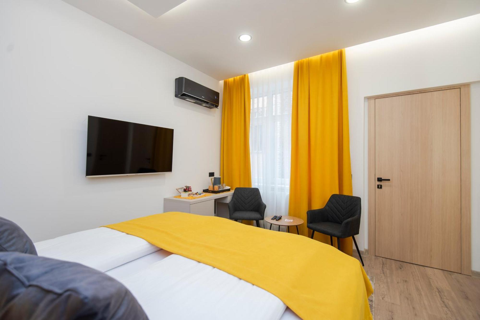 Bella Suites - Garage Parking-Additional Payment-2Min From Apartments Sarajevo