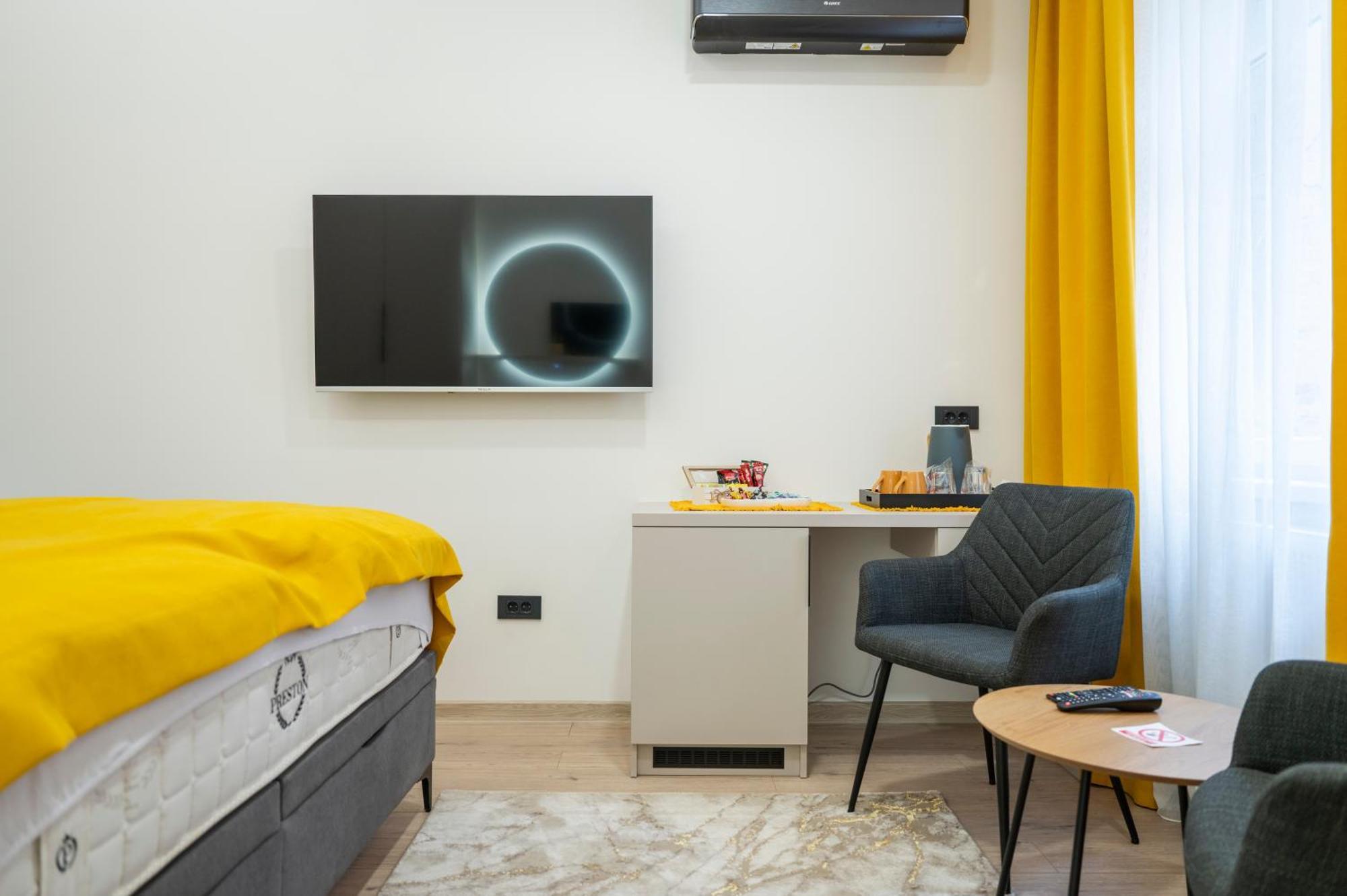 Bella Suites - Garage Parking-Additional Payment-2Min From Apartments Sarajevo