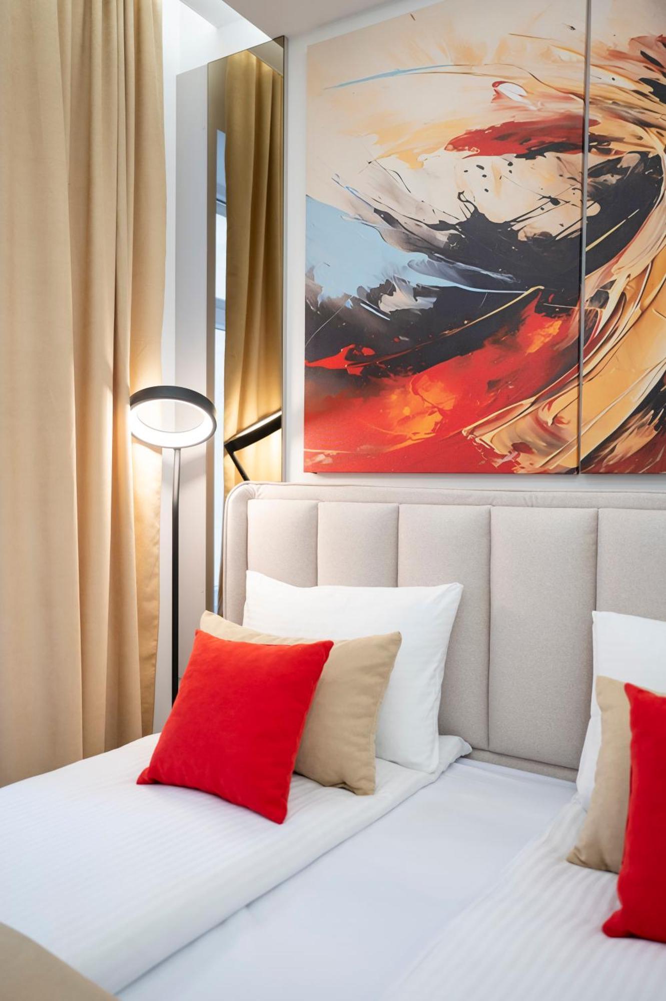 Bella Suites - Garage Parking-Additional Payment-2Min From Apartments *
